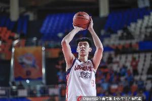 媒体人:徐昕要真有心气 一定要勇敢赴美闯荡一番 兑现自己的天赋