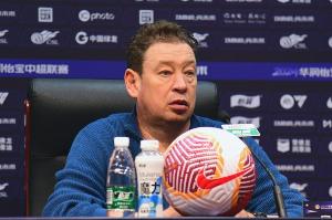 斯卢茨基:给予年轻球员足够的机会,他们会承担起中国足球的希望
