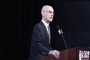 仪式感大打折扣!NBA版权分散后实体店难以负担 球迷只能手机观赛