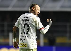 巴媒:在巴西世界杯55人初选大名单中,埃斯特旺和内马尔均在列