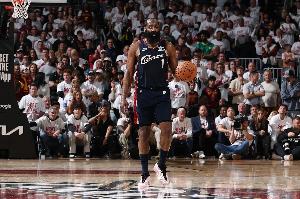 哈登季后赛失误数追平科比！升至NBA历史第四！