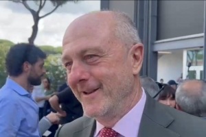意网协主席:你们去问问,现在的意大利该足球让路还是网球让路?