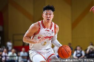 媒体人:MVP贺希宁球权提升又遇新课题 被包夹分球不够快不够精准