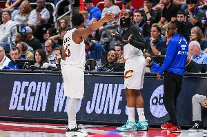 夸梅:骑士是米切尔的球队 最后却全是哈登打 教练太偏心哈登了